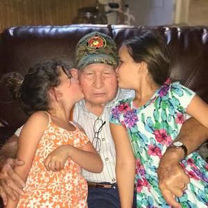 Meet your Posher, Lora